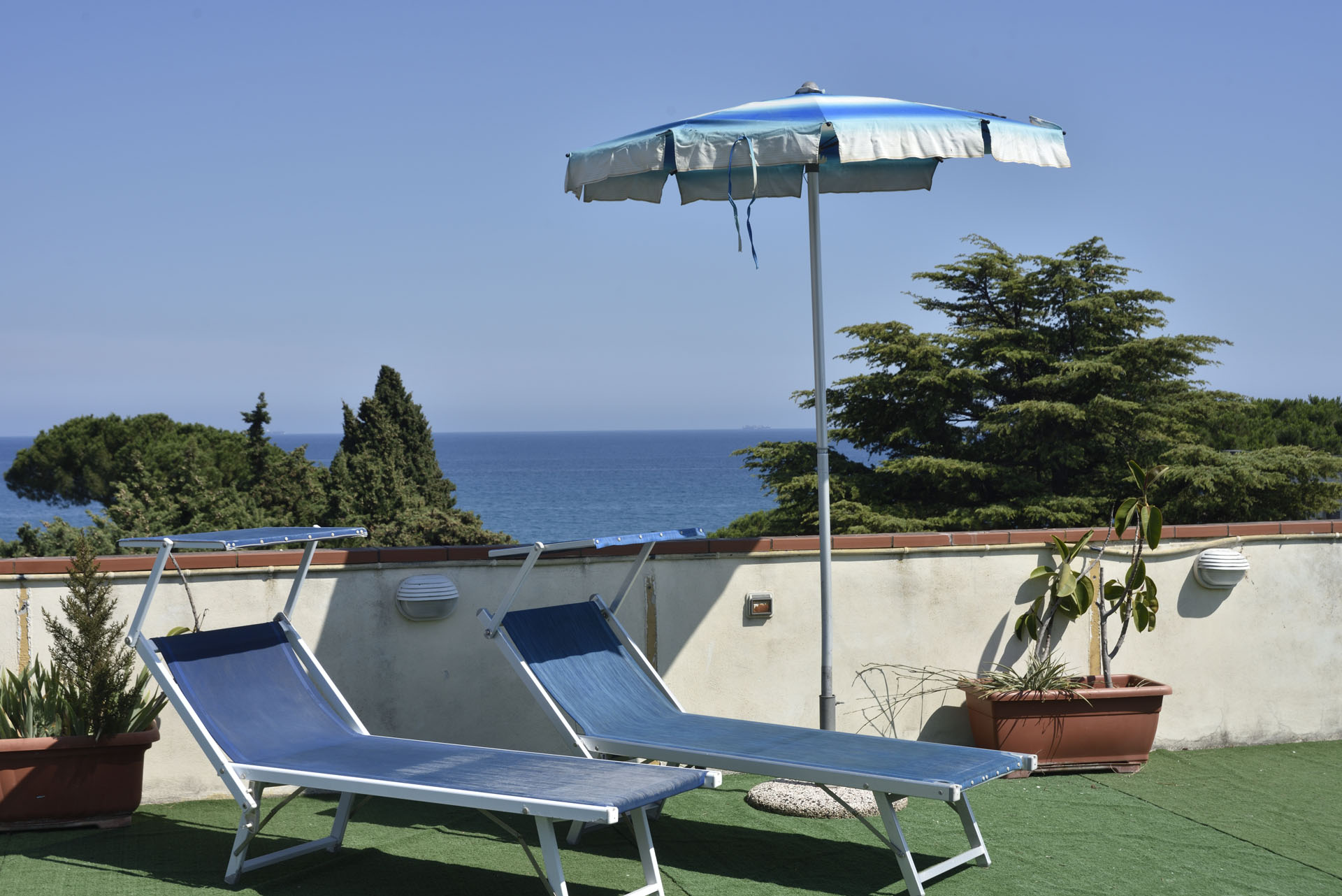 Piscina vista mare